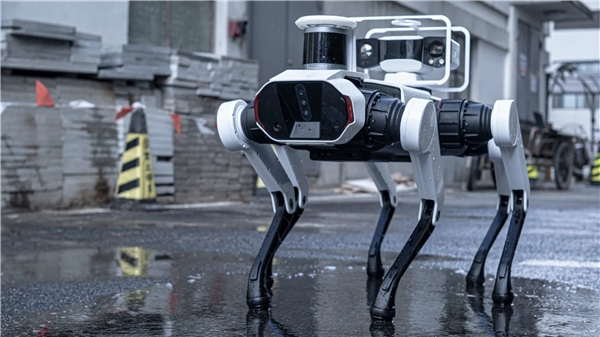 Lenovo Daystar Bot GS: Yenilikçi altı bacaklı bekçi robot köpek