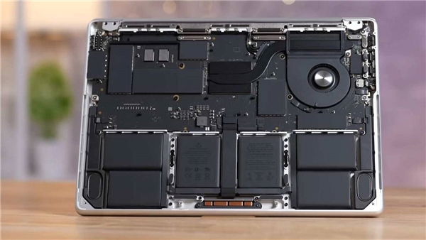 Apple M3 MacBook Air Performans Testinden Yüksek Notlar Aldı, Ancak Isınma Sorunu Yaşadı