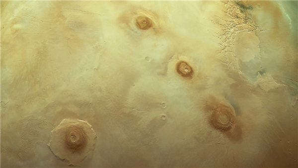 Mars Yörünge Uydusu'ndan Muhteşem Volkan Manzarası