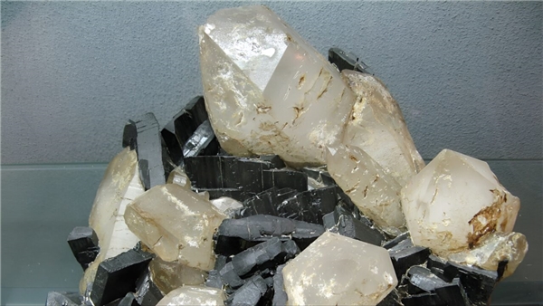 Kongo, Apple'ı Savaş Minerali Kullanmakla Suçluyor