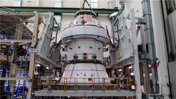 NASA'nın Artemis II Misyonu İçin Orion <a class='keyword-sd' href='/uzay-araci/' title='Uzay Aracı'>Uzay Aracı</a> Hazırlıkları Devam Ediyor