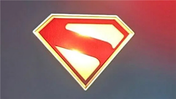 Yaklaşmakta Olan Superman Filmi İçin Yeni Logo Görücüye Çıktı