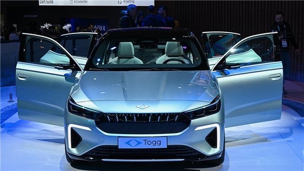 Togg CEO'su Gürcan Karakaş, çift motorlu dört çeker T10X, T10F elektrikli sedanın satış tarihi, uygun fiyatlı B-SUV modeli Togg T8X ve firmanın Avrupa çalışmaları hakkında açıklamalarda bulundu