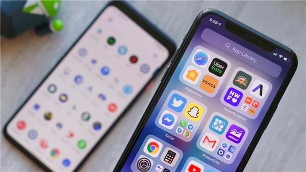 Eski iOS ve Android uygulamaları büyük risk taşıyor!