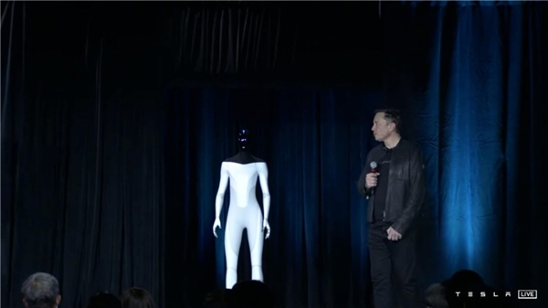 Tesla robotlar yemek yapacak, yaşlılara bakacak!