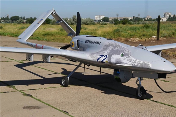 Ukrayna Bayraktar TB2 ile, asker taşıyan Rus helikopterini vurdu!