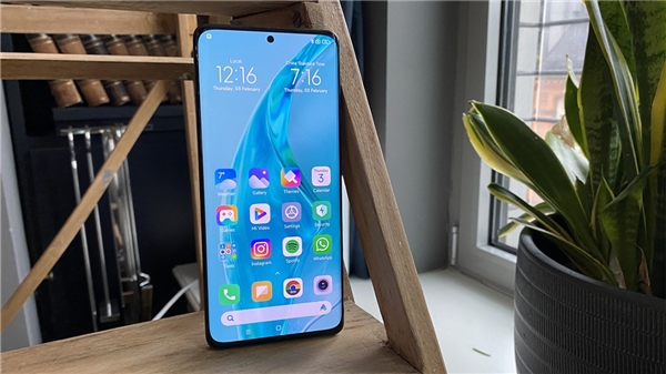 Apple zirveyi kaptırdı: Akıllı telefon pazarında yeni lider kim?