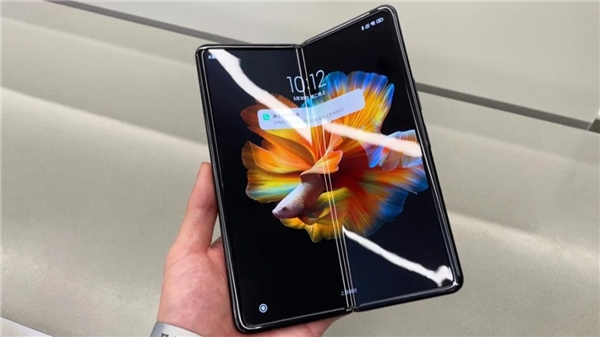 Xiaomi MIX Fold 2, iddialı geliyor: Tasarımı ve özellikleri belli oldu!