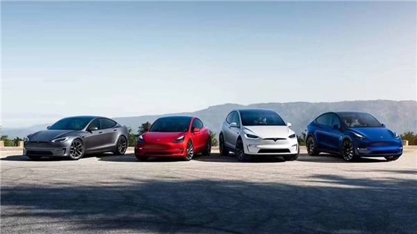 Tesla, süper bilgisayarını yeniledi! Musk'ın yeni canavarı