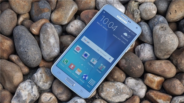 Samsung şaşırttı! Yedi yaşındaki telefona güncelleme
