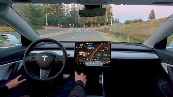 Tesla otonom sürüş internetsiz çalışır mı?