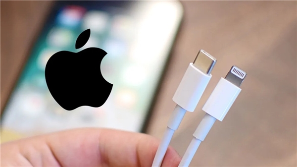Apple'a mahkeme kararı! Şarj adaptörleri kutuya tekrar giriyor
