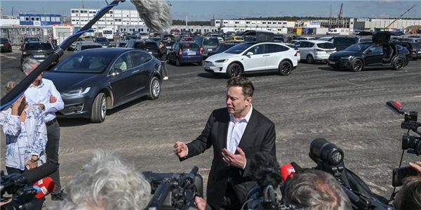 Tesla küllerinden yeniden doğuyor! Mali rapor açıklandı