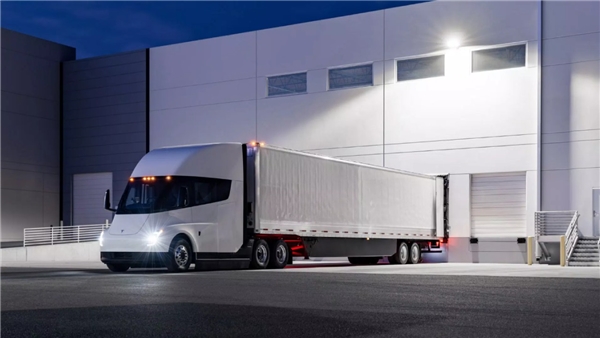 Tesla Semi kilometrede ne kadar yakıyor?