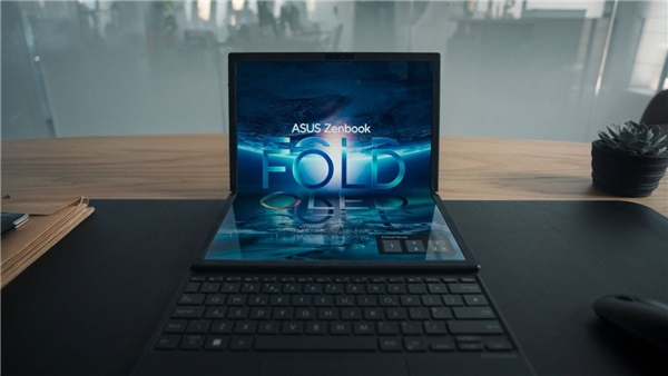ASUS Zenbook 17 Fold OLED TIME'ın 2022'nin en iyi buluşları listesinde!