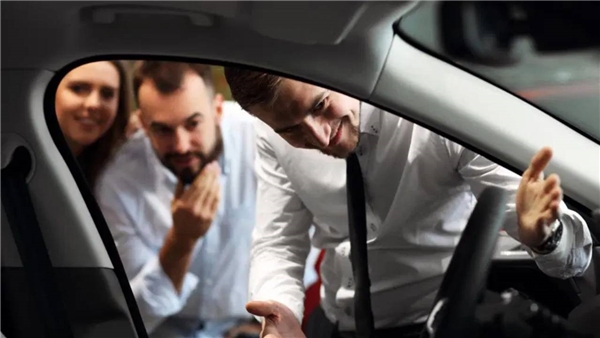 Sıfır otomobilde bayi terörü: Araç var, satış yok!