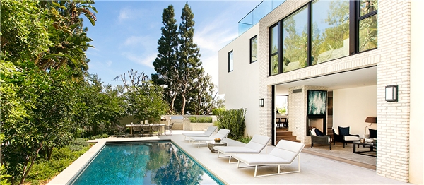 Emily Blunt'ın Evi Tıpkı Kendisi Gibi Kendine Hayran Bırakıyor!