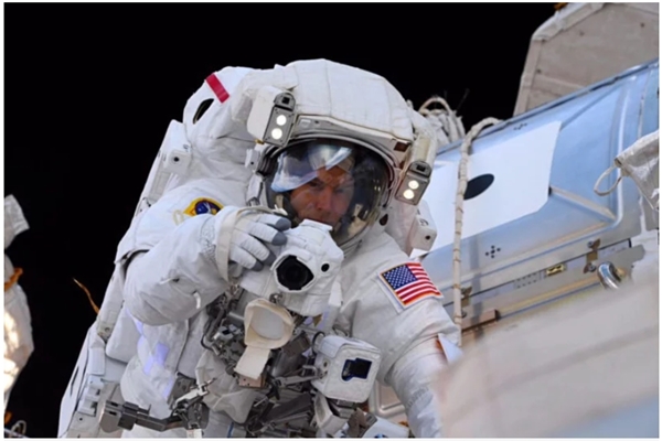 Uzaydan Dünya'daki Yarış Pistlerinin Fotoğrafını Çeken Araba Tutkunu Astronot