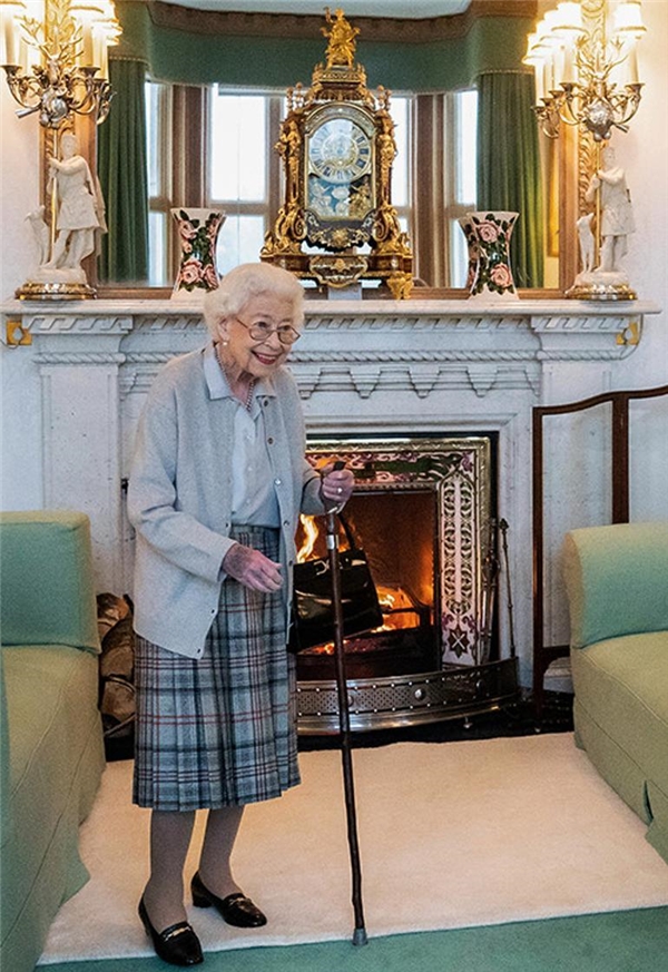 Son buluşmayı belgelemek yine Katee düştü