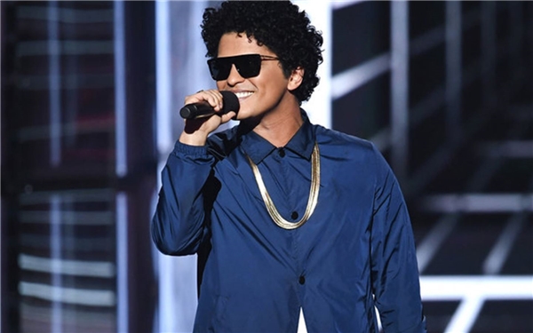 <p><strong>13. BRUNO MARS</strong> </p>